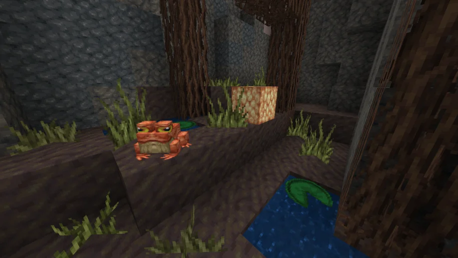 Minecraft frog in a swamp with MYTHIC textures